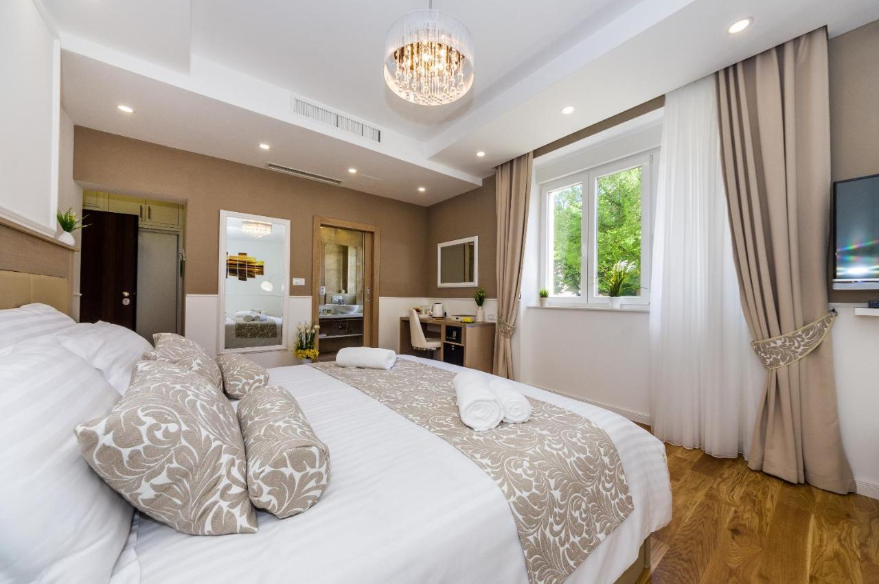 Peninsula Luxury Suite Zara Esterno foto