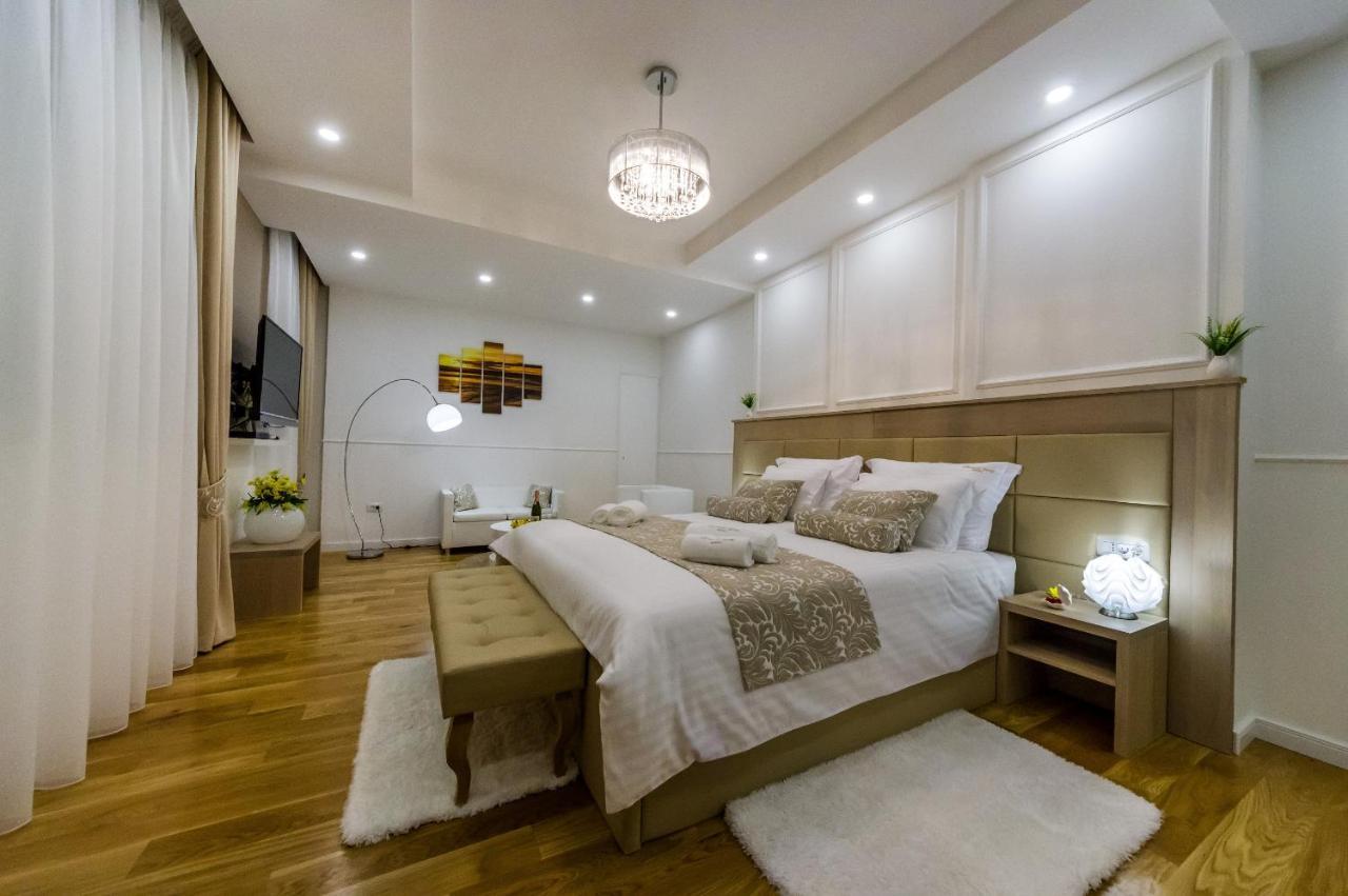 Peninsula Luxury Suite Zara Esterno foto